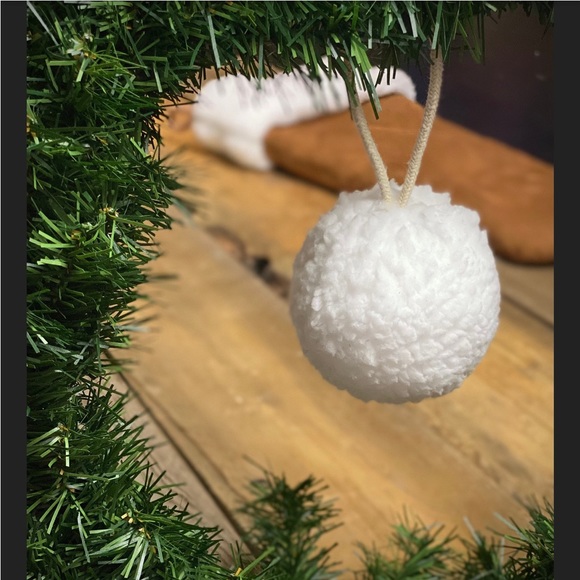 NWT Handmade Set of 4 Sherpa Christmas ornaments - Picture 3 of 4